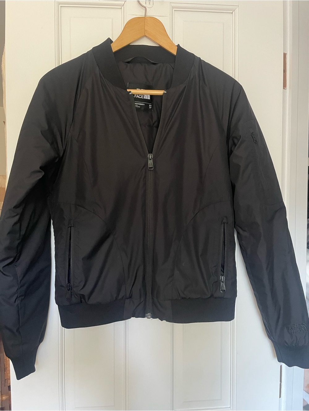 THE NORTH FACE BLACK PADDED BOMBER JACKET SIZE WOMENS XS
